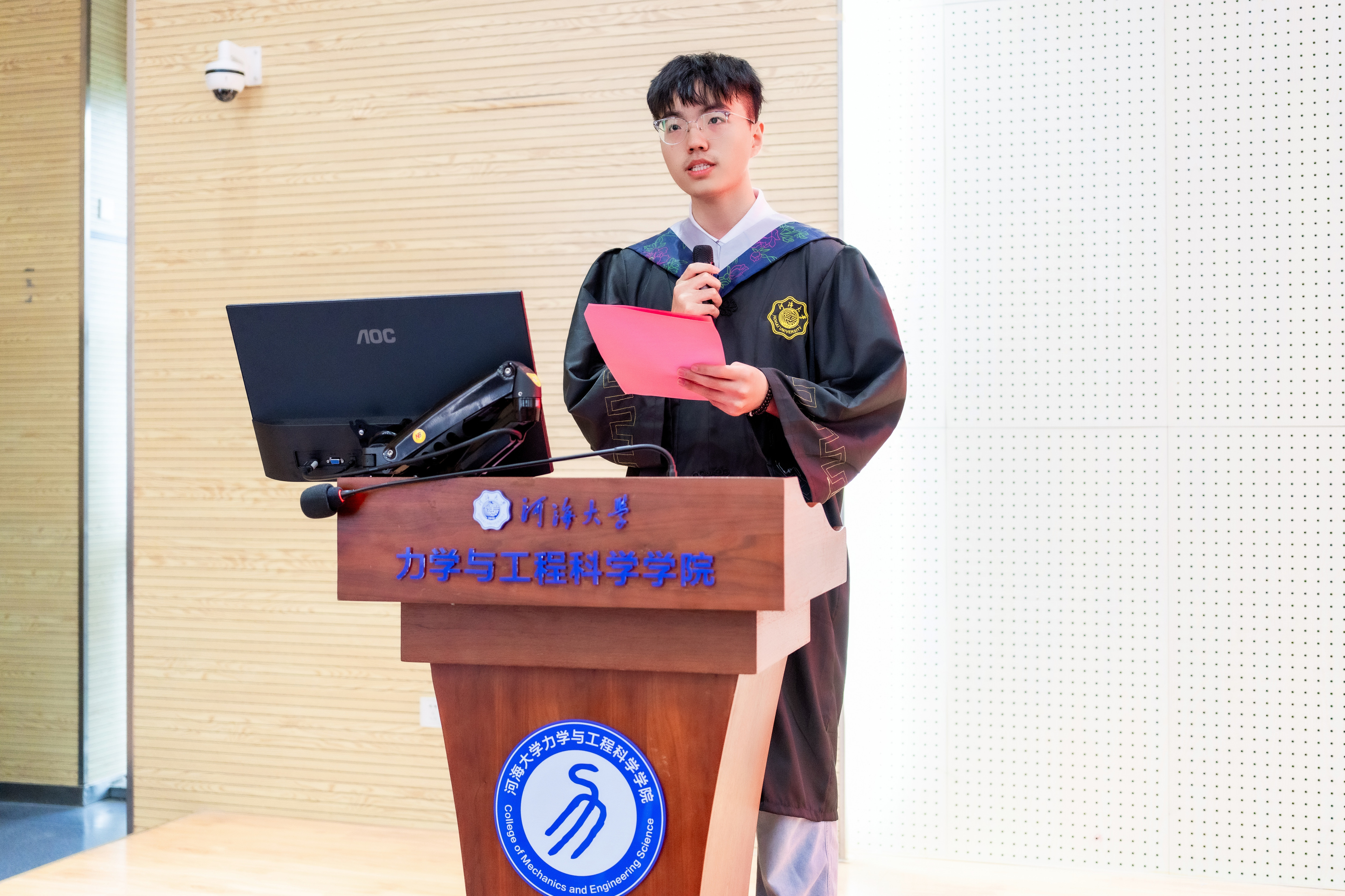 谈球吧体育