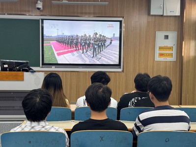 谈球吧体育