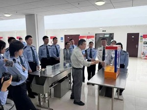 谈球吧体育