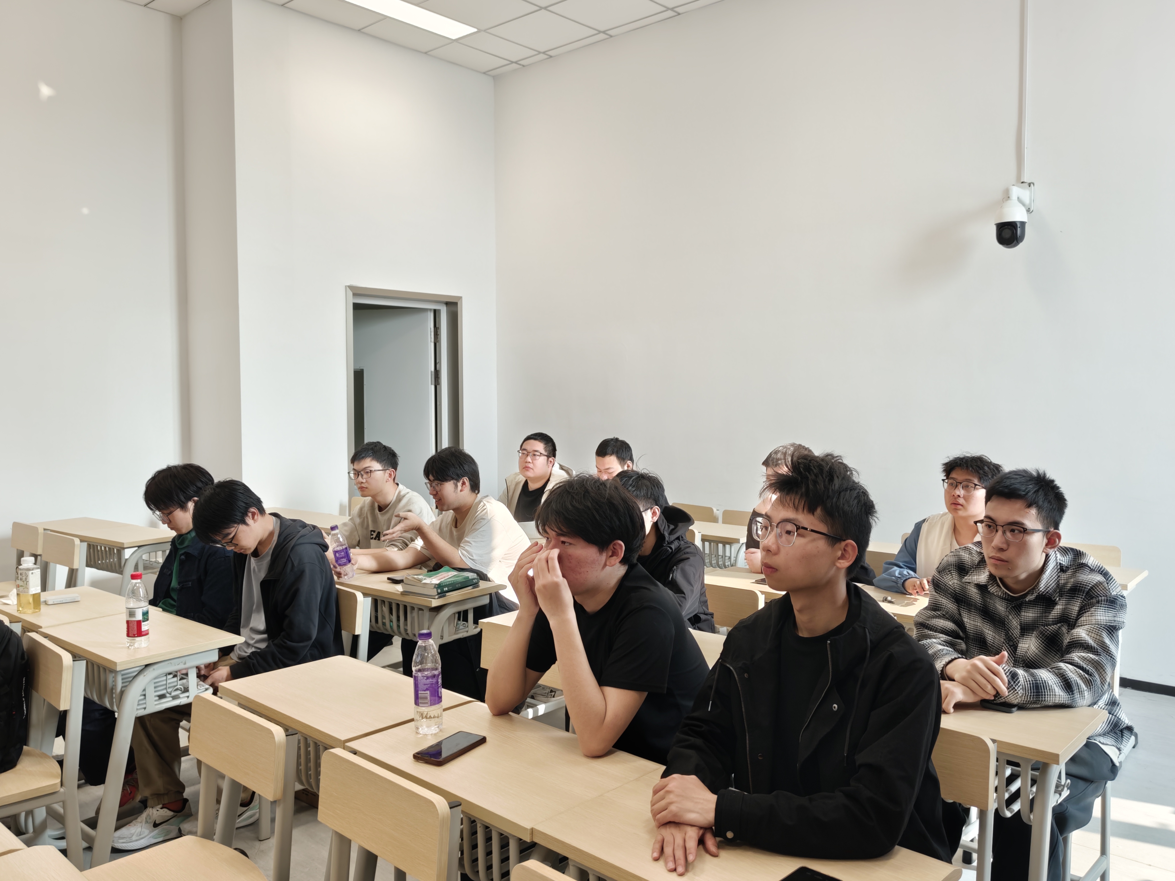 谈球吧体育