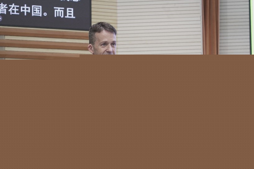 谈球吧体育