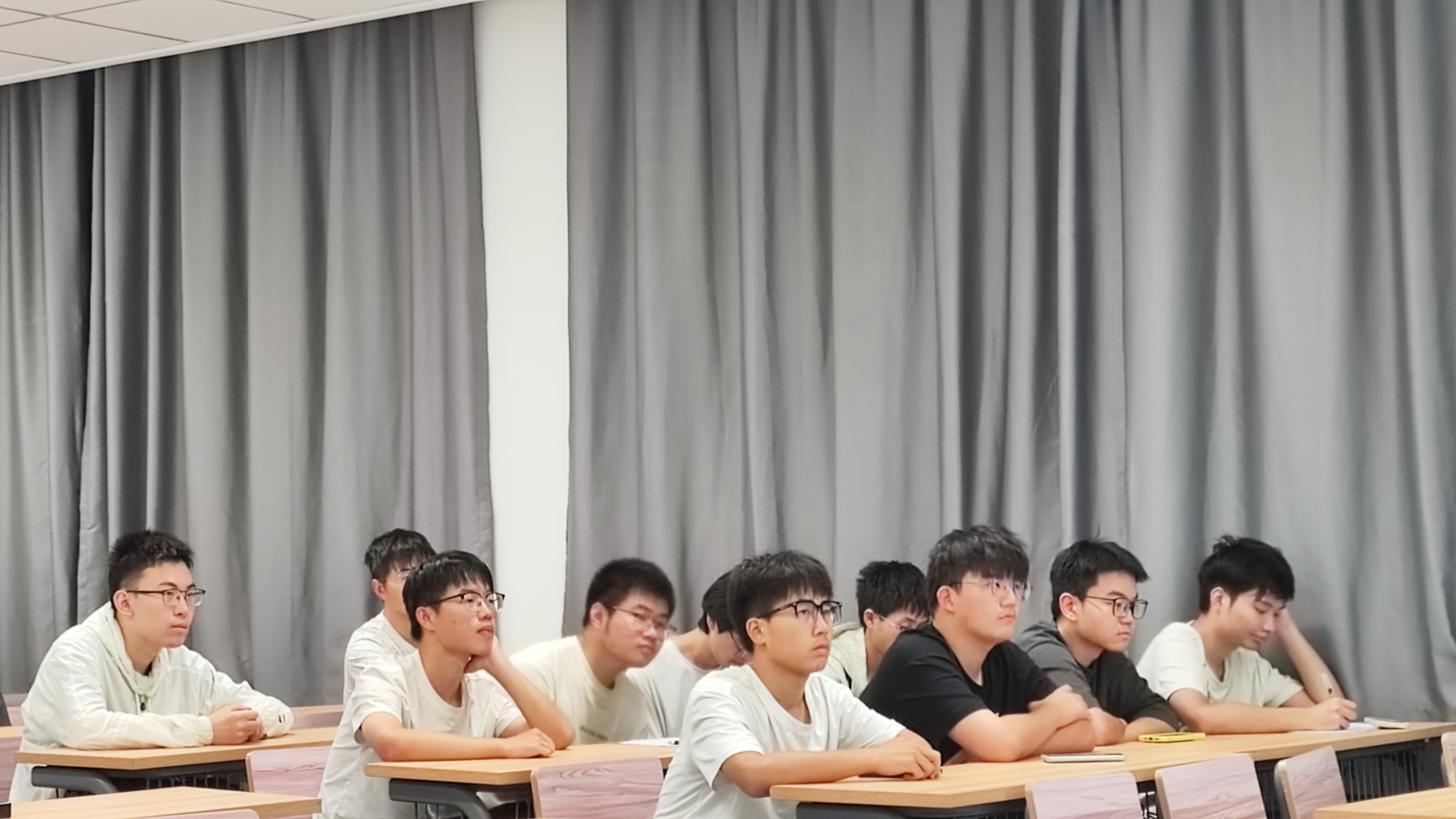 谈球吧体育
