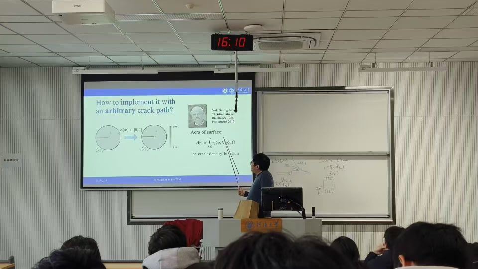 谈球吧体育