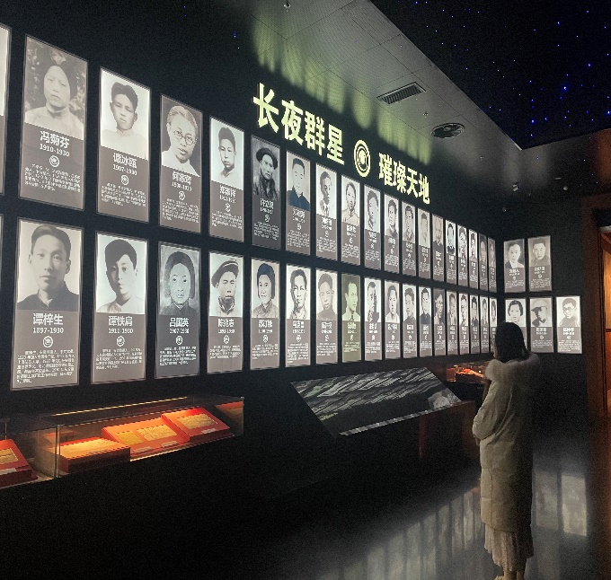 谈球吧体育