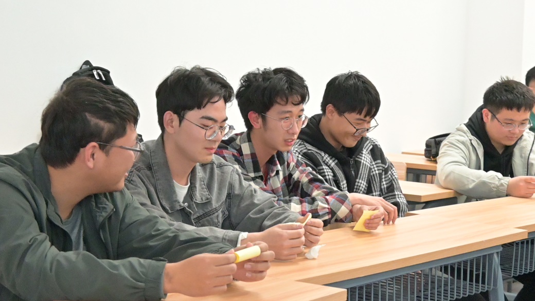 谈球吧体育