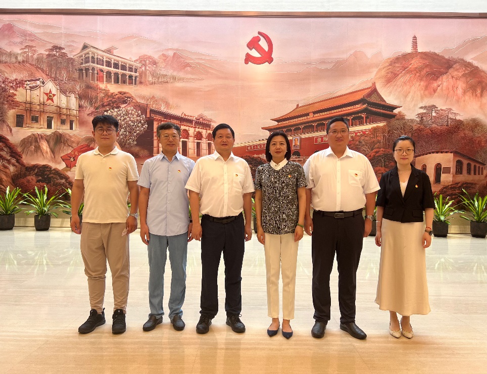 谈球吧体育